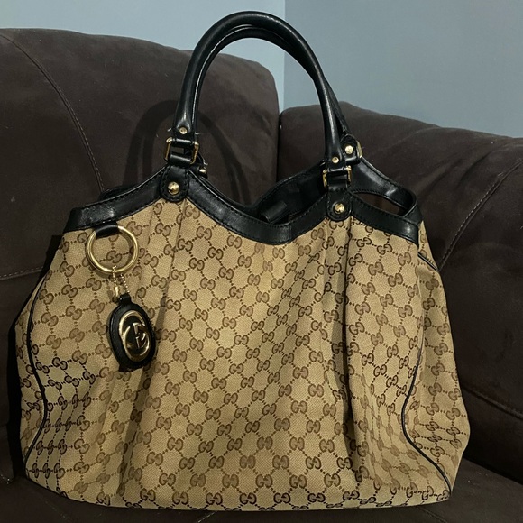 Gucci Handbags - GUCCI SUKEY LARGE TOTE